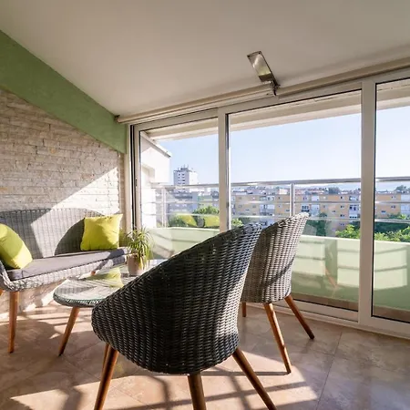 Deluxe Bambi With Panoramic View *