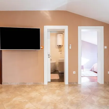 Апартаменти Deluxe Bambi With Panoramic View Задар