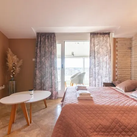 Deluxe Bambi With Panoramic View Апартаменти Задар