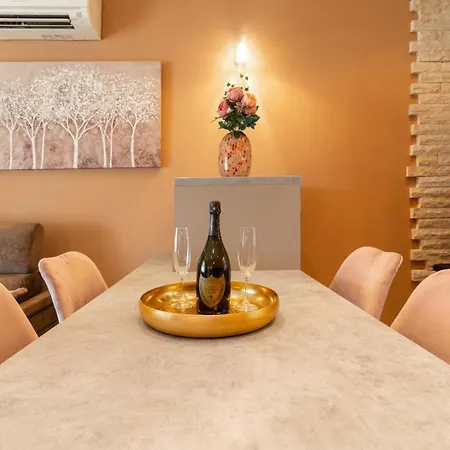 Апартаменти Deluxe Bambi With Panoramic View *